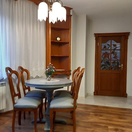 Secesja House Apartment ออชเวียนชิม ภายนอก รูปภาพ