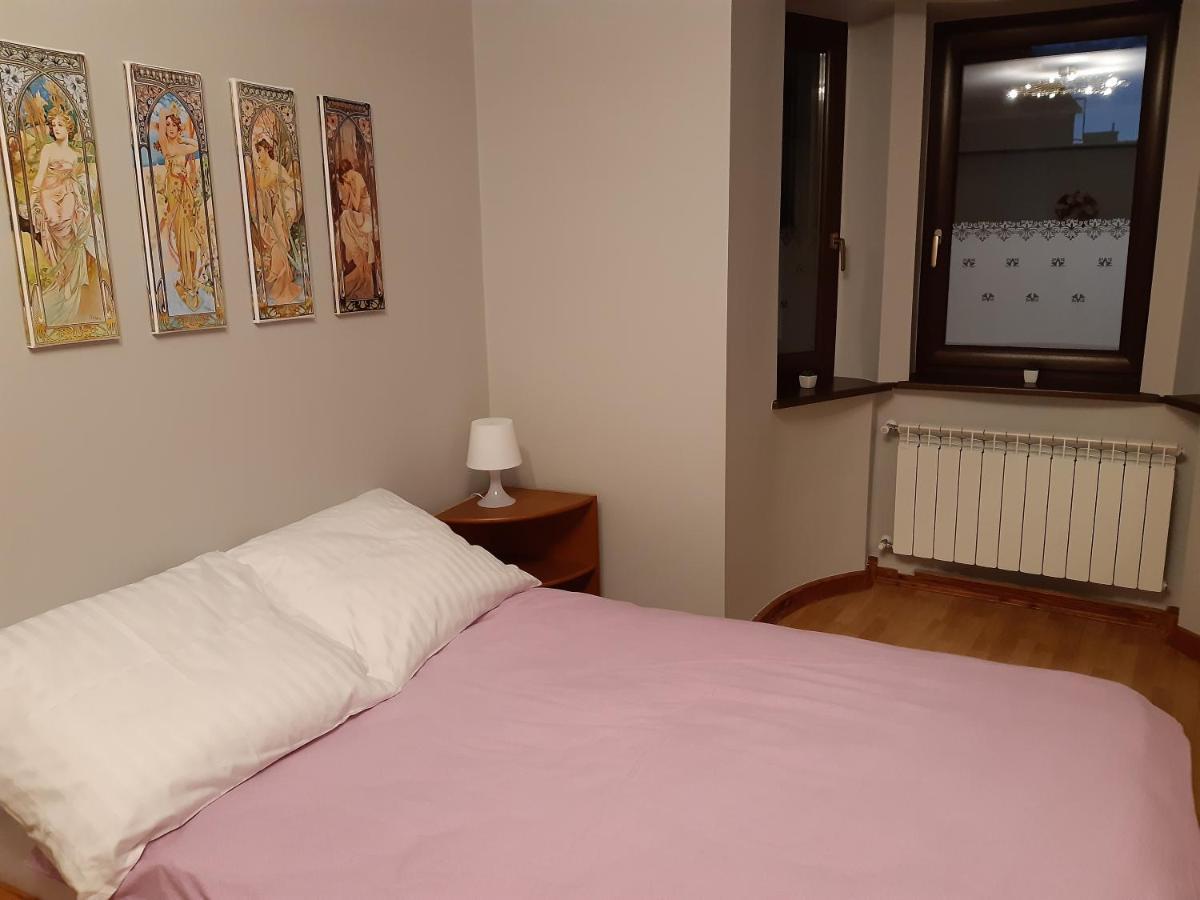 Secesja House Apartment ออชเวียนชิม ภายนอก รูปภาพ