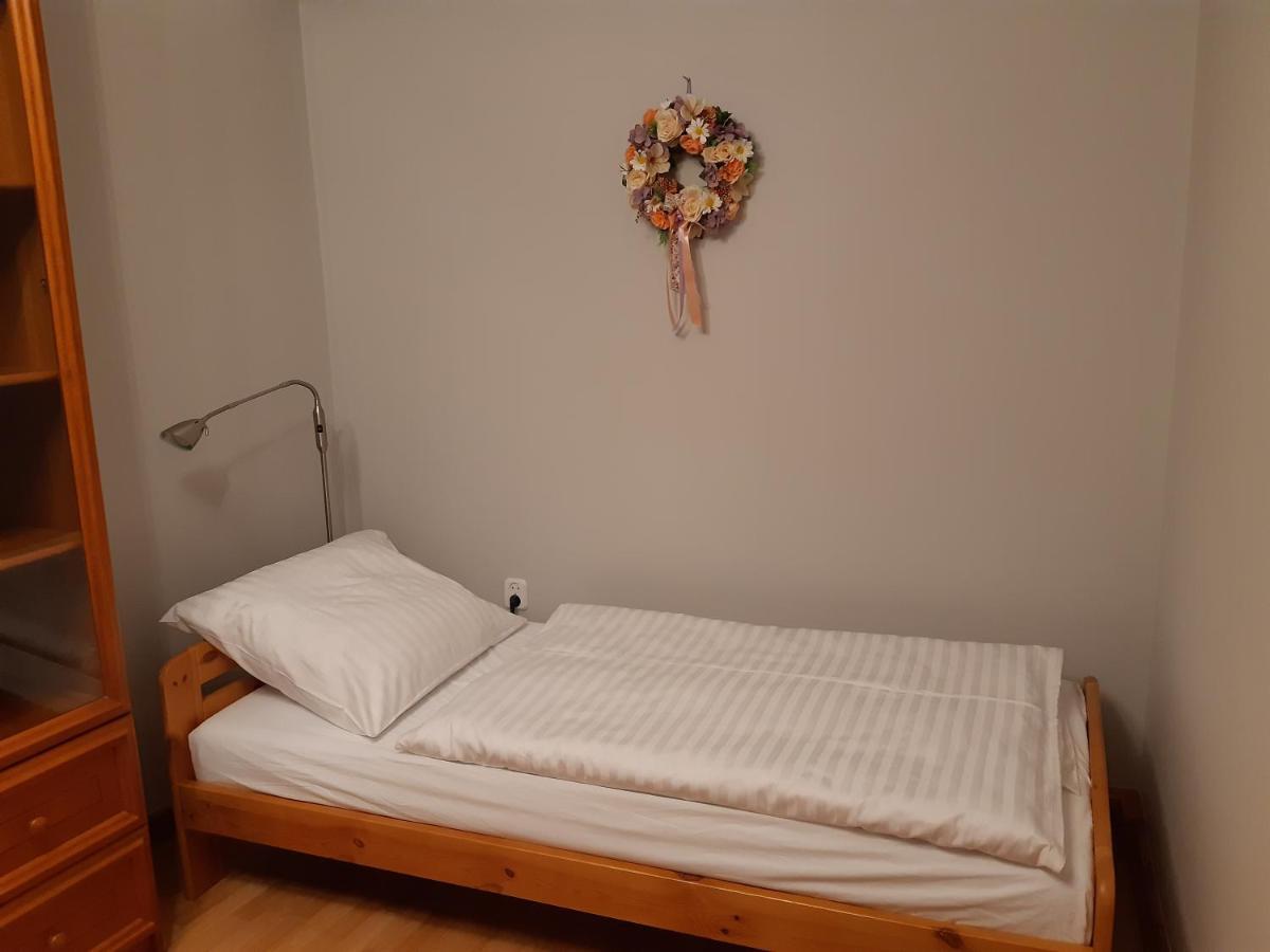 Secesja House Apartment ออชเวียนชิม ภายนอก รูปภาพ