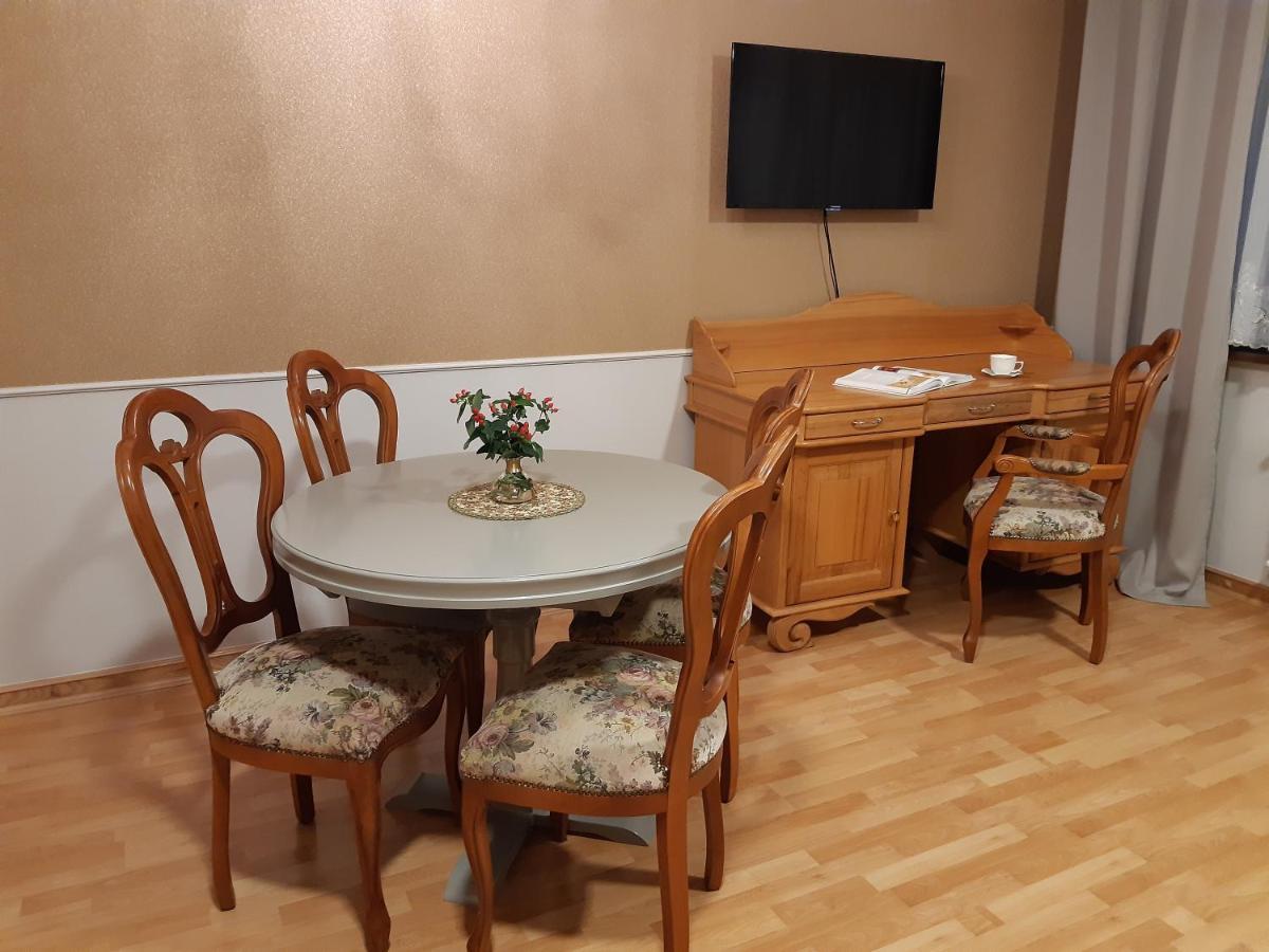 Secesja House Apartment ออชเวียนชิม ภายนอก รูปภาพ