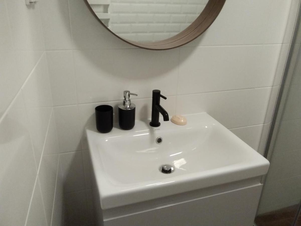 Secesja House Apartment ออชเวียนชิม ภายนอก รูปภาพ